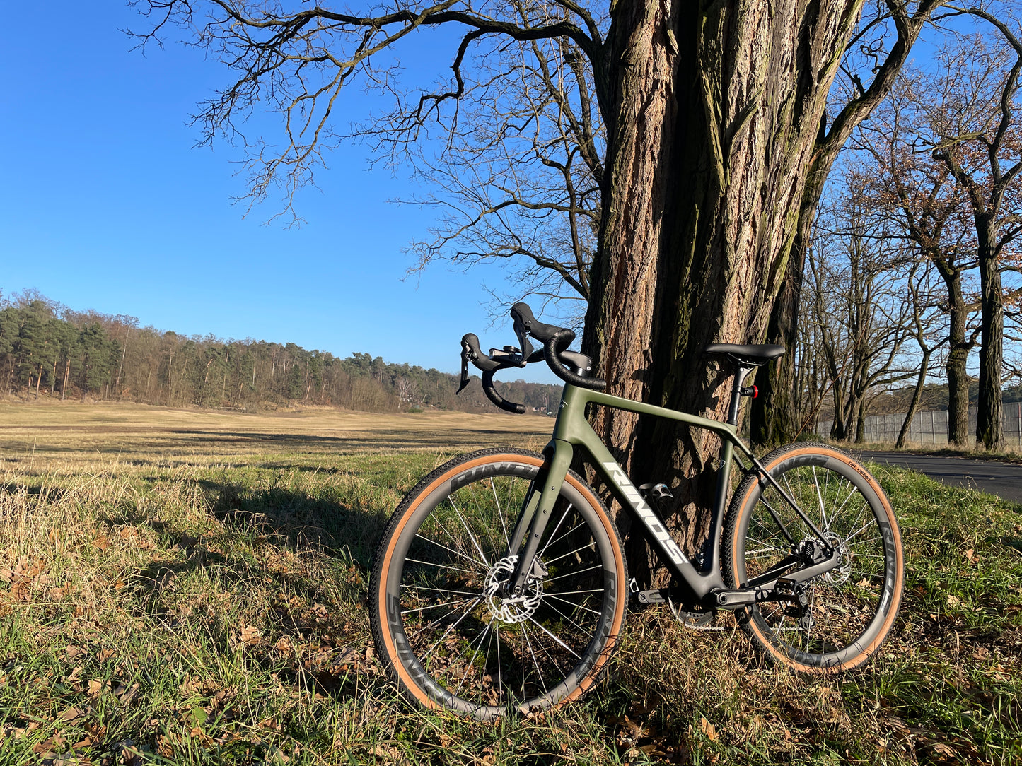 RINOS Kohlefaser Gravel Bike Sandman 4.0 Shimano GRX400