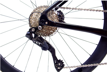 RINOS Carbon Rennrad 700C Shimano 105 Di2 R7150 24-Gang Odin 6.0